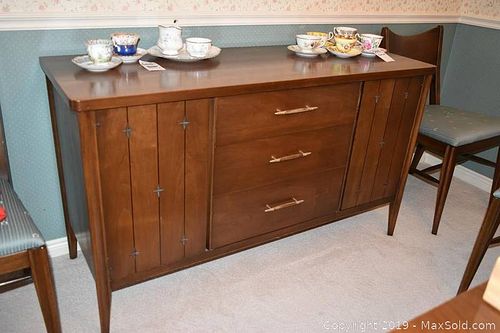 Lot #0567 (1 of 8)
