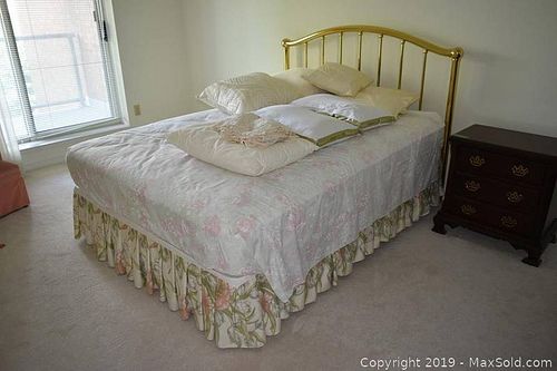 Lot #0581 (1 of 8)