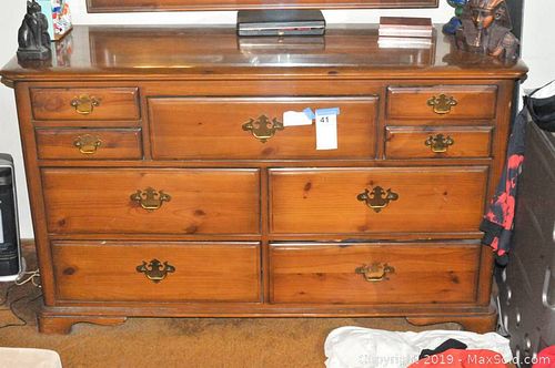 Lot #0041 (1 of 8)