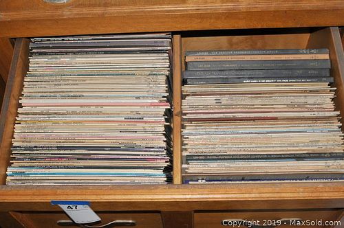 Lot #0047 (1 of 12)