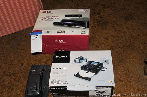 Lot #0057 (1 of 12)