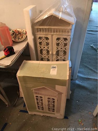 Lot #0296 (1 of 6)