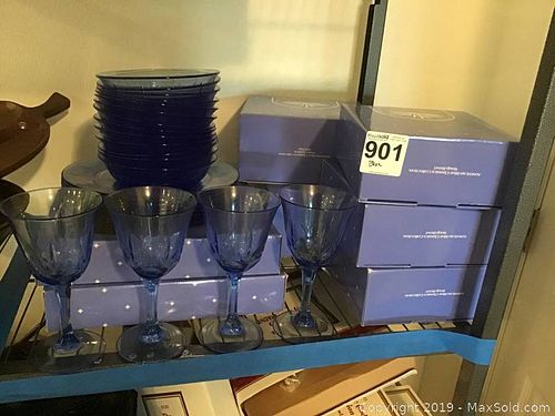 Lot #0901 (1 of 13)