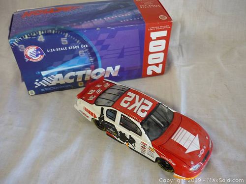 Lot #0026 (1 of 4)