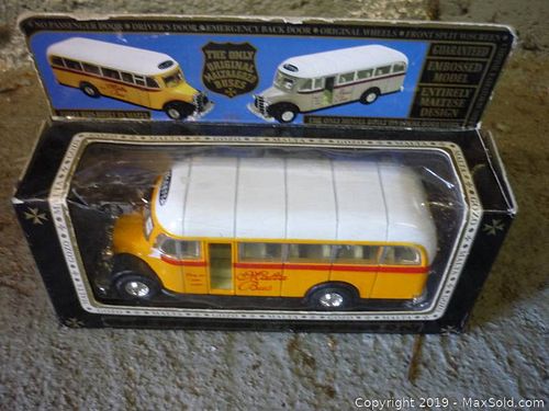 Lot #0198 (1 of 3)