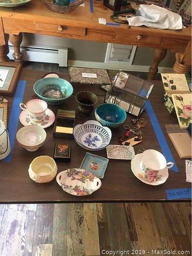 Lot #0752 (1 of 13)