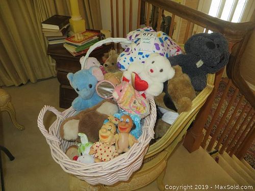 Lot #0877 (1 of 8)