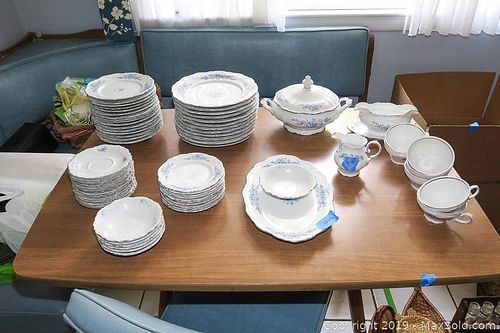 Lot #0899 (1 of 11)