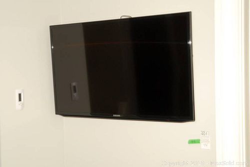 Lot #0401 (1 of 5)
