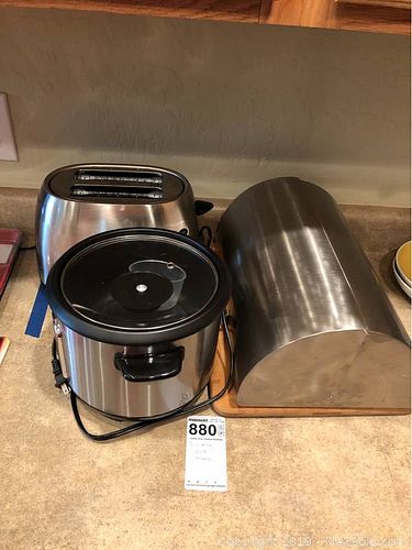 Lot #0880 (1 of 10)