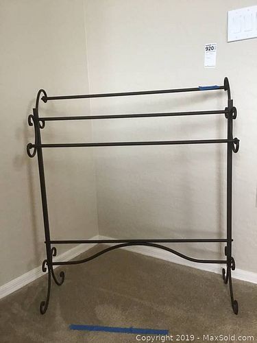 Lot #0920 (1 of 7)