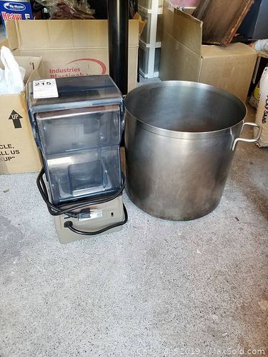 Lot #0215 (1 of 13)