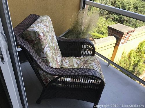 Lot #0241 (1 of 12)