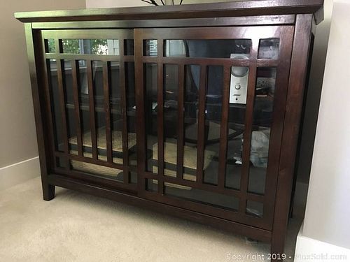 Lot #0033 (1 of 8)