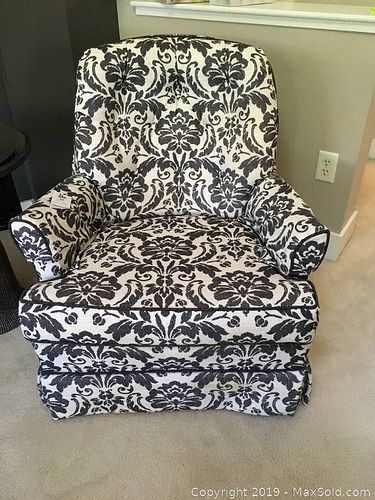 Lot #0035 (1 of 9)
