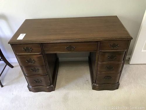 Lot #0046 (1 of 9)