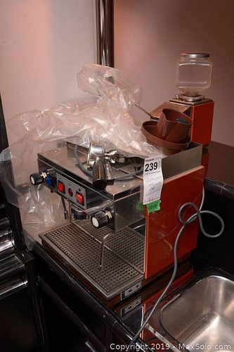 Lot #0239 (1 of 6)