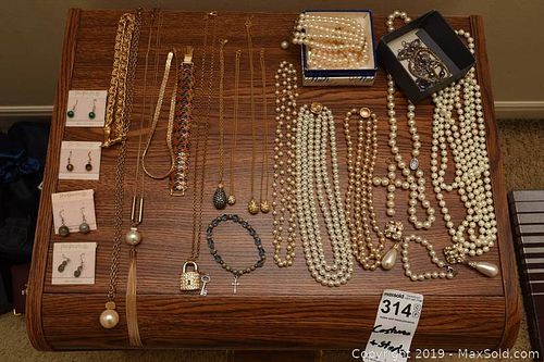 Lot #0314 (1 of 11)