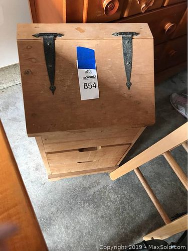 Lot #0854 (1 of 4)
