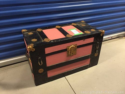Lot #0037 (1 of 4)