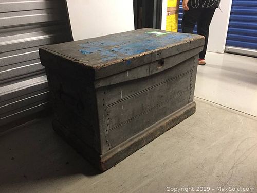 Lot #0042 (1 of 3)