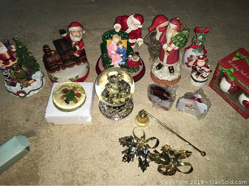 Lot #0061 (1 of 13)