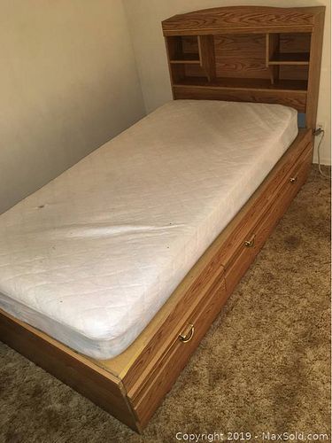 Lot #0081 (1 of 5)