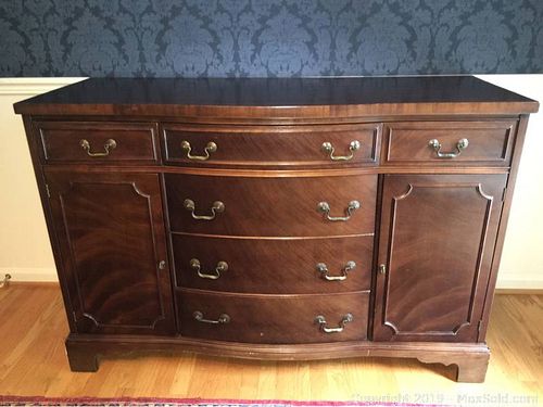 Lot #0028 (1 of 13)