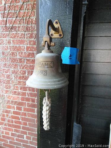 Lot #0562 (1 of 5)