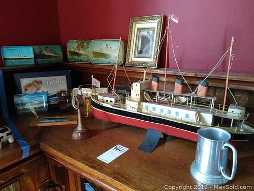 Lot #0592 (1 of 15)