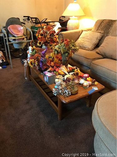 Lot #0250 (1 of 7)