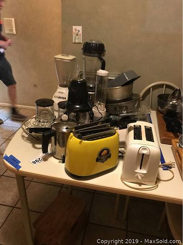 Lot #0297 (1 of 18)