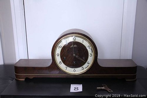 Lot #0008 (1 of 6)