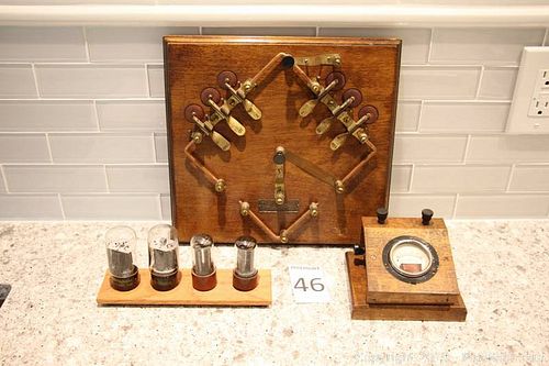 Lot #0046 (1 of 4)