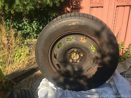 Lot #0066 (1 of 5)