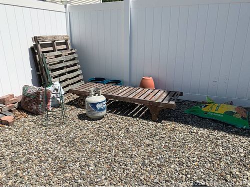 Lot #0377 (1 of 12)