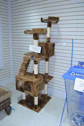 Lot #0298 (1 of 5)