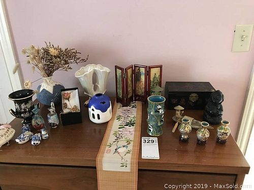 Lot #0329 (1 of 14)