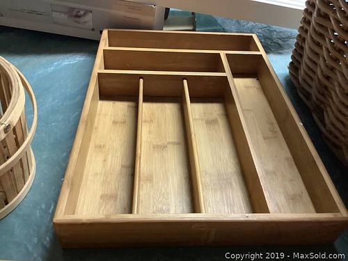 Lot #0802 (1 of 17)