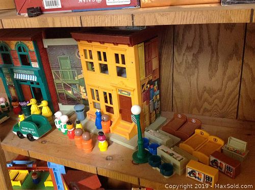 Lot #0821 (1 of 7)
