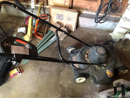 Lot #0917 (1 of 5)