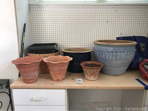 Lot #0366 (1 of 12)
