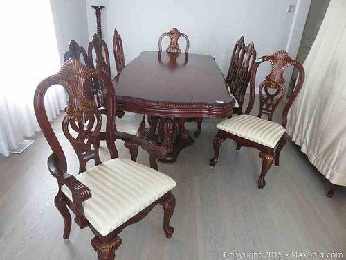 Lot #0513 (1 of 12)