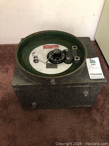 Lot #0141 (1 of 7)