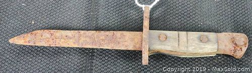 Lot #0044 (1 of 3)