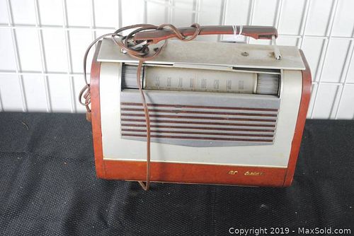 Lot #0048 (1 of 5)