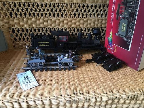 Lot #0018 (1 of 12)