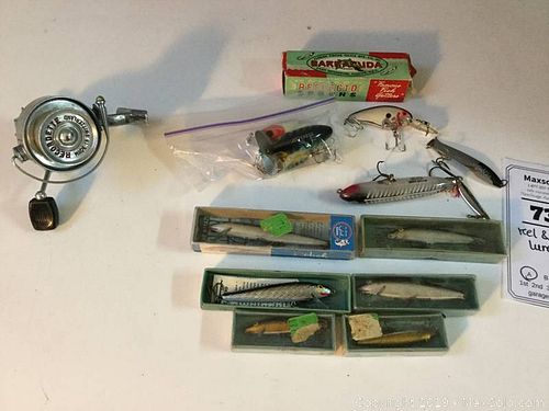 Lot #0073 (1 of 9)