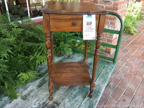 Lot #0117 (1 of 7)