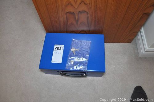Lot #0703 (1 of 6)